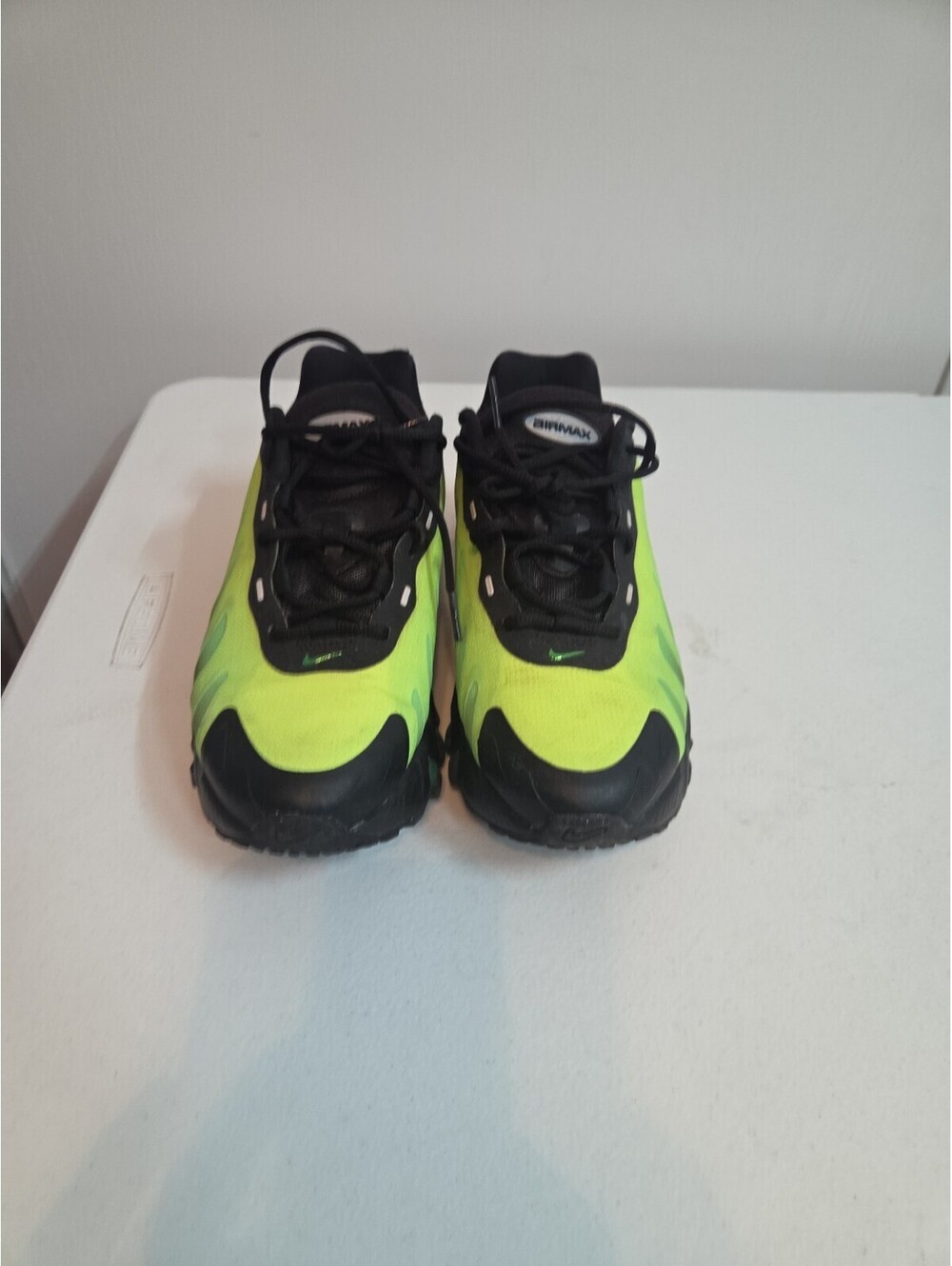 youth Nike Air Max DN8 green strke size 6.5Y